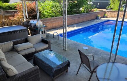 361 Warren St – 4BR+ with Pool